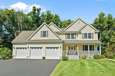 70 Wells Dr 1