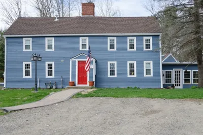 134 King St