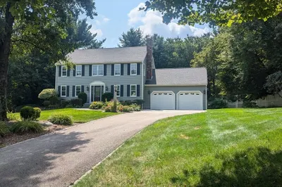 29 Beaumont Pond Drive 1