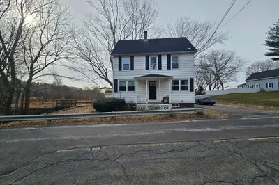725 Main St