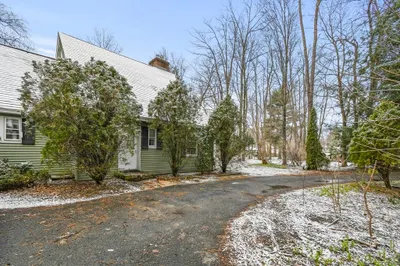 14 Cooper Pkwy 1