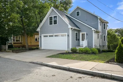 35 Russell St 1