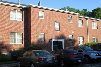 15 Lake Shore Ct #2