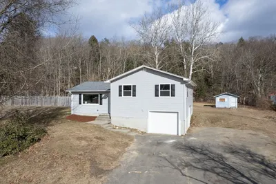 7 Rockybrook Dr