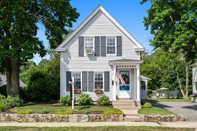 33 Pleasant St 1