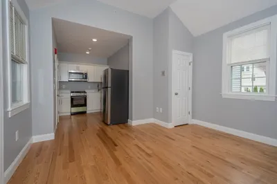 293 Fayette St #6 1