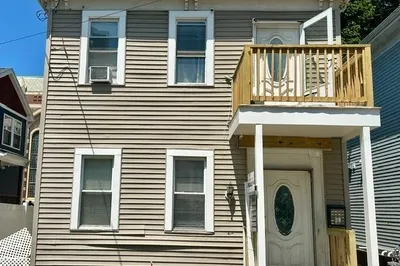 42 Haverford St