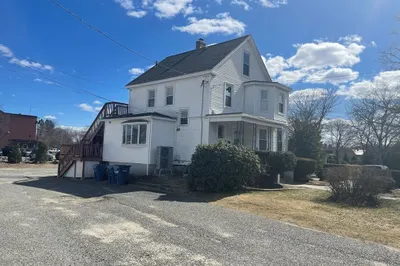 22 Dewey St 1