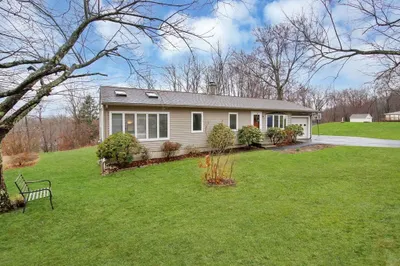 76 Valley View Dr 1