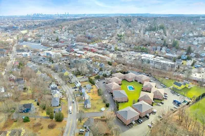 7 Colonial Village Dr #2 1