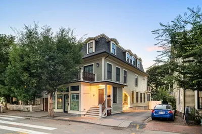 41 Pleasant St 1