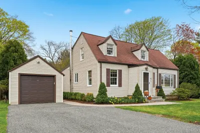 32 Woodland Drive