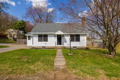18 Highland St 1