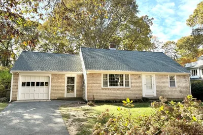 14 Gunning Point Ave 1
