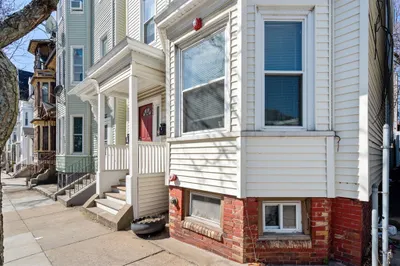 224 Lexington St #2 1