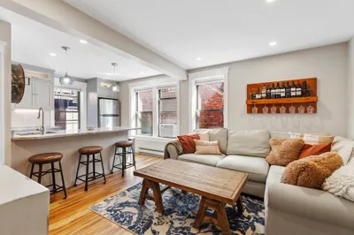 38-ra Charter St #6