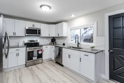52 Wellington Ave 1