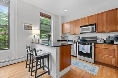 32 Yarmouth Street #2
