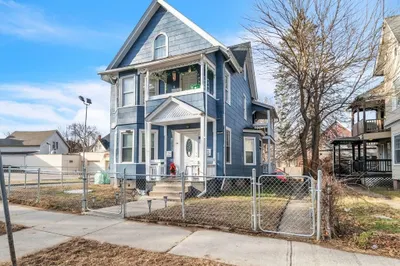 24 Warriner Ave 1