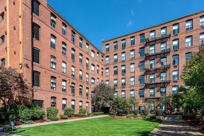45 Willow St #1
