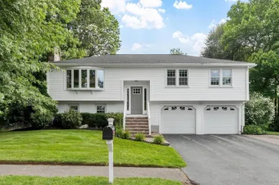 27 Hapgood Way 1