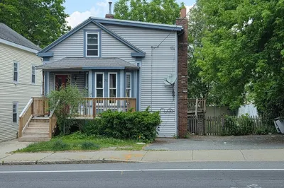 76 Main St
