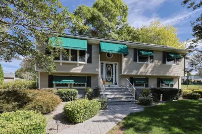 190 Gibbs St 1