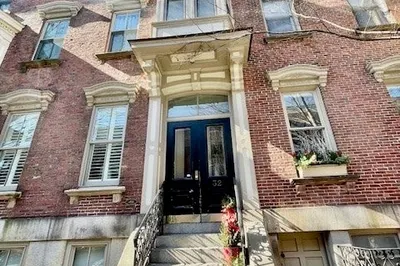 32 Chestnut St #3