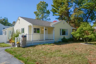 22 Evergreen St 1
