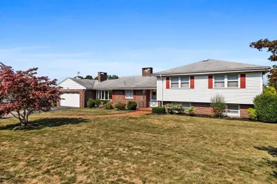 63 Sears Rd