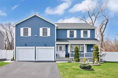 204 Naismith St 1