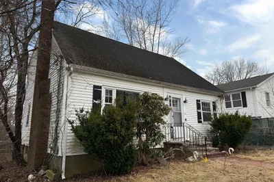 10 Goff St