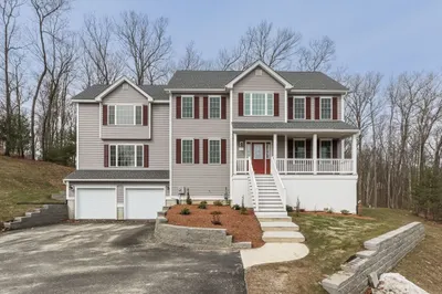 76 Robin Hill Rd 1