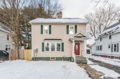 393 Newbury St 1