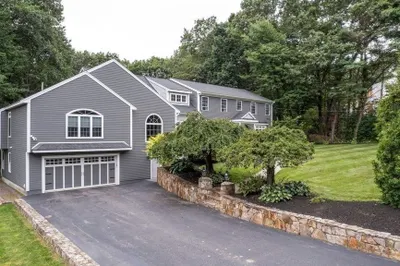 7 Shoreline Dr 1