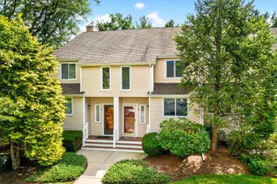 43 Gaslight Ln #43 1