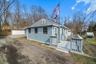 10 Dixon Avenue South Ave 1