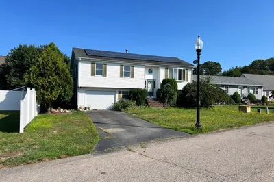 82 Susan St