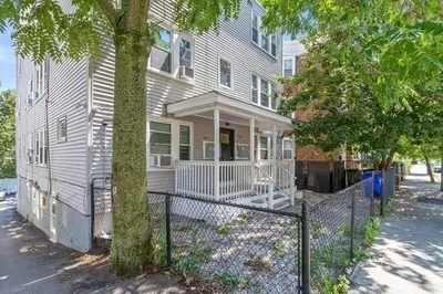 112 Adams St