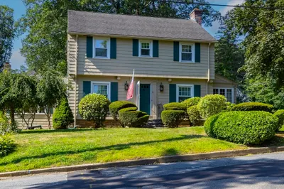 15 Woodland St