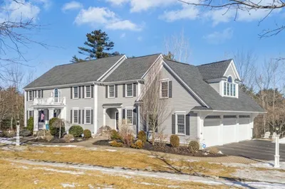 22 Wyman Dr 1