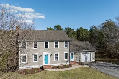8 Farrell Dr 1