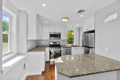55 Sunnyside St #3 1