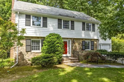 33 Thackeray Rd
