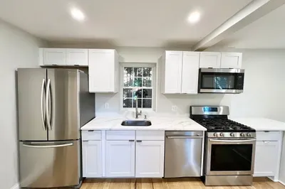 6 La Grange Pl