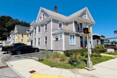 6 N Main St 1