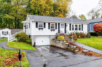 32 Desrosiers St 1