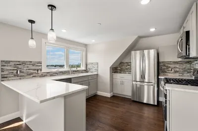 89 Summit Ave #4