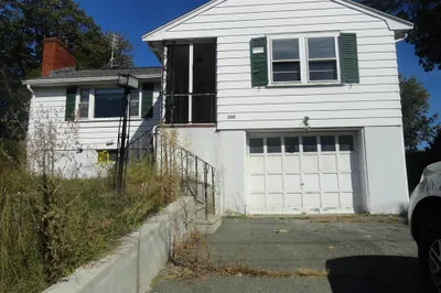222 Park St 1