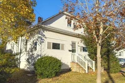 16 Ash St 1